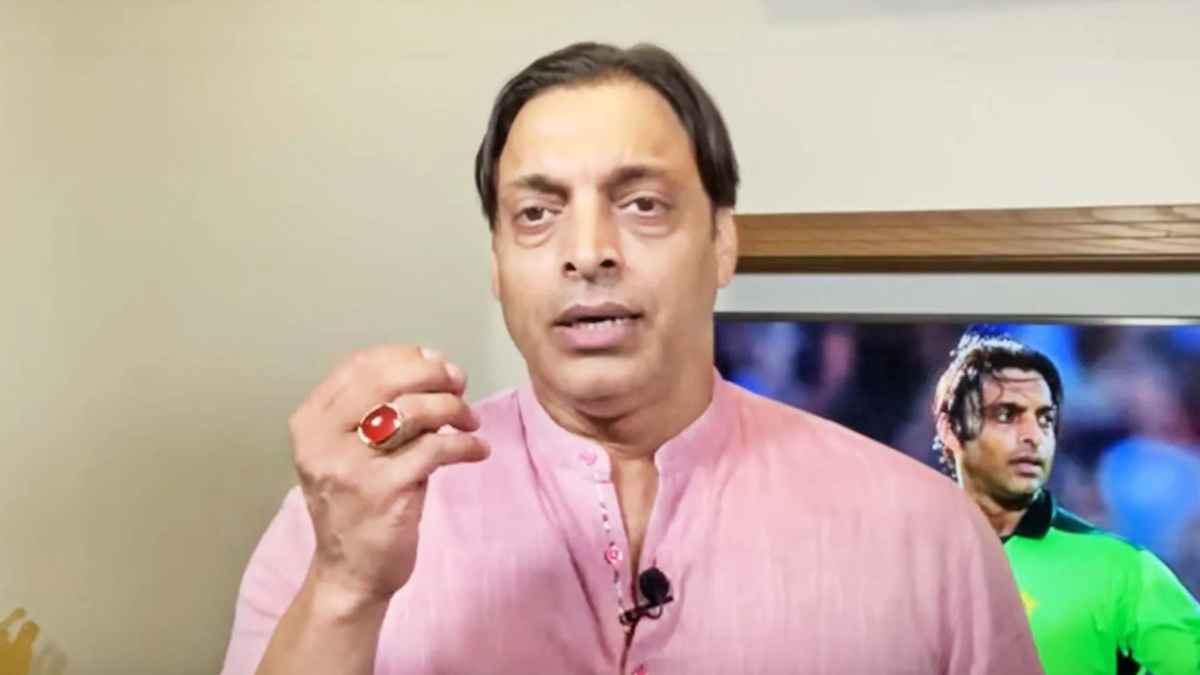 ऐश्वर्या राय पर अब्दुल रज्जाक के बयान से भड़के शोएब अख्तर, पास बैठे लोगों को सुनाई खरी-खोटी