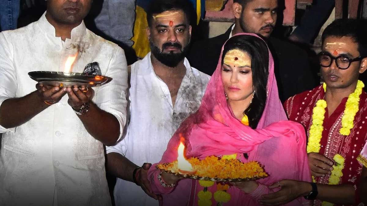 Sunny Leone Visited Kashi Vishwanath