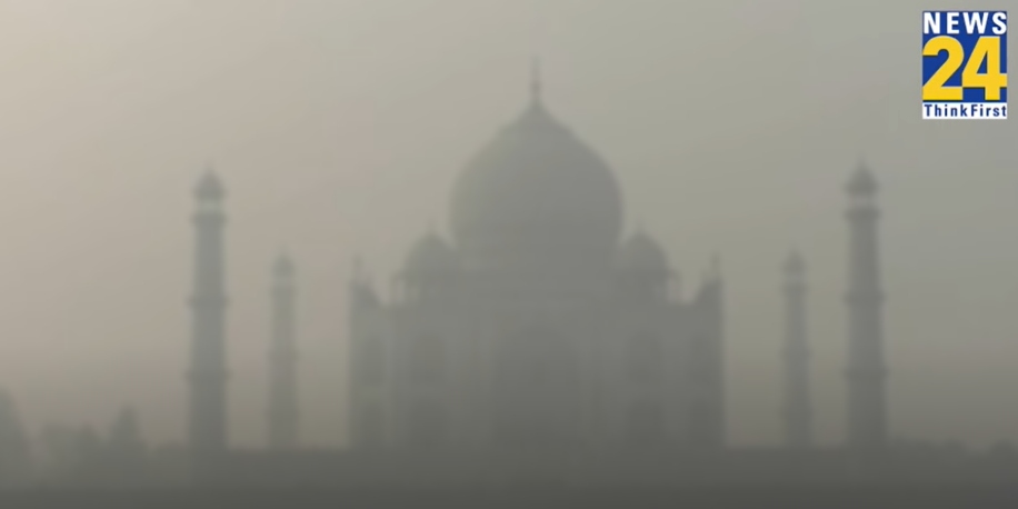 Taj Mahal Disappeared in Smog and Pollution, Taj Mahal, Smog and Pollution, Delhi Pollution, UP Pollution