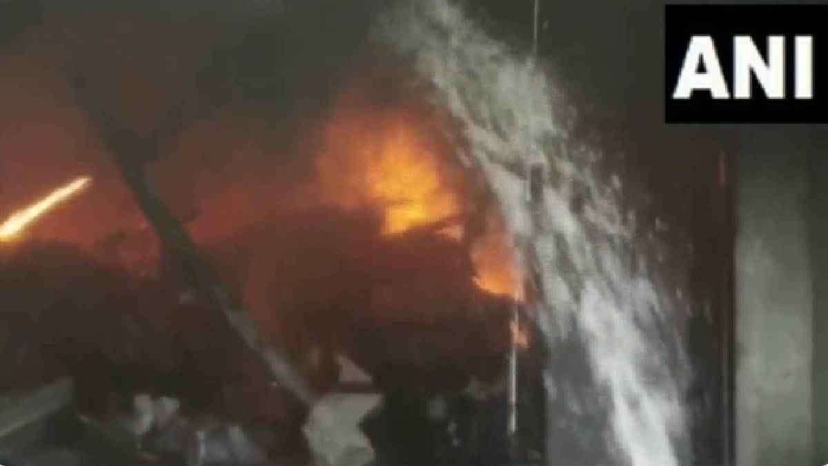 यूपी के अलीगढ़ में गोदाम में हुआ जोरदार धमाका; एक बच्चे समेत दो लोगों की मौत, जांच जारी