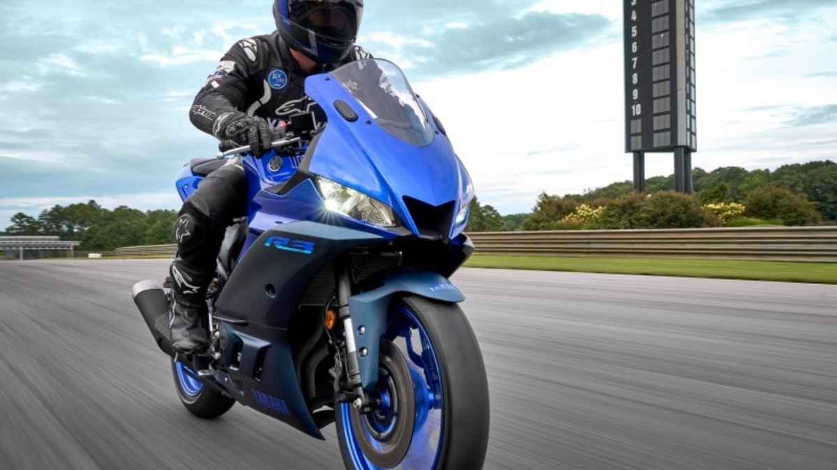 181 km/h की टॉप स्पीड, दिसंबर में नए क्लेवर में लौट रही Yamaha की बाइक