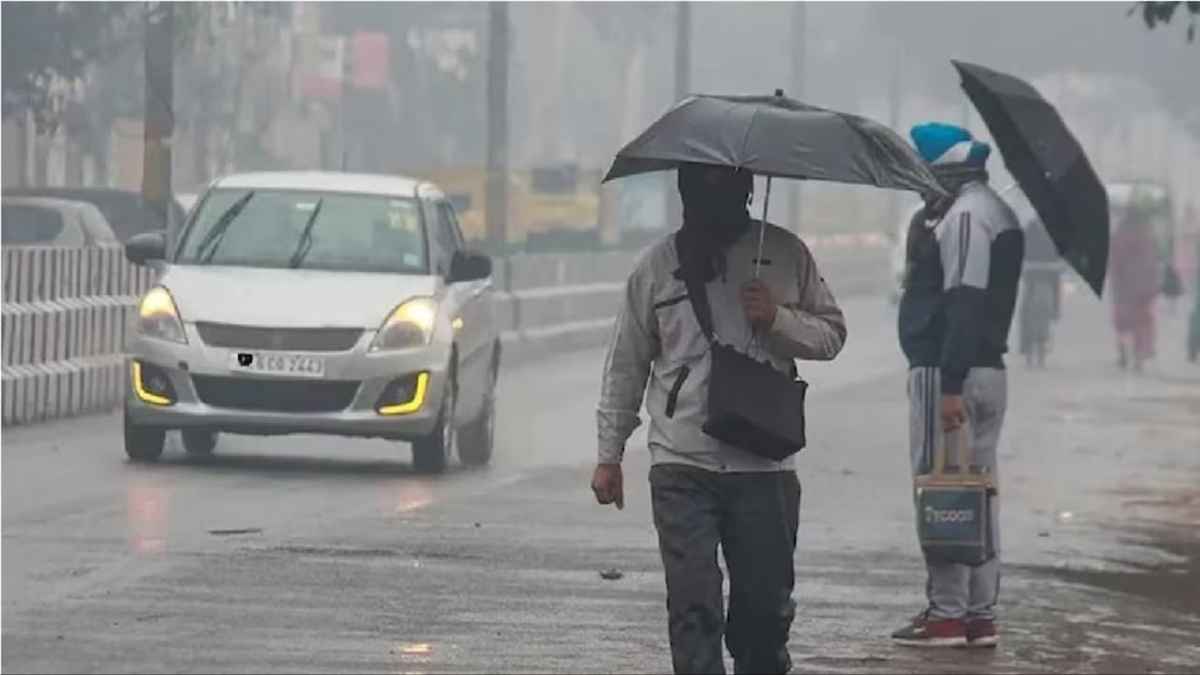 Weather Forecast: दिल्ली NCR में बारिश के आसार, पहाड़ों पर बर्फबारी, जानें देशभर में मौसम का हाल