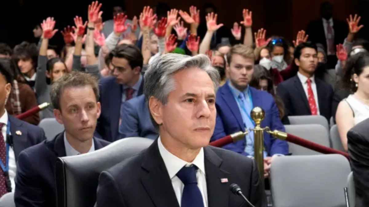 ceasefire Demand in Gaza, people demonstrated in front of US Secretary of State Antony Blinken