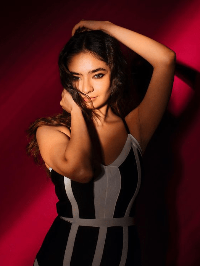 बेहद ग्लैमरस है Anushka Sen का ये लुक