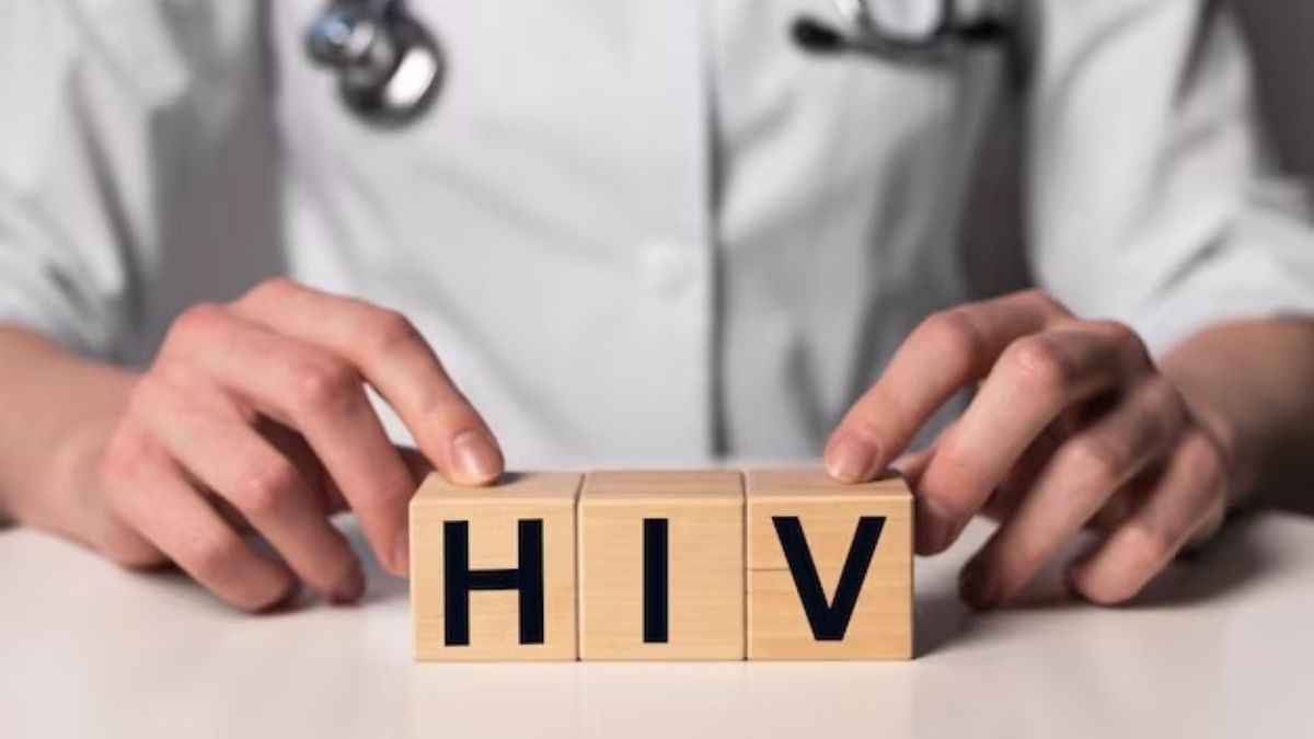 शरीर में दिख रहे हैं ये शुरुआती 10 लक्षण तो हो सकता है HIV संक्रमण, अनदेखा न करें