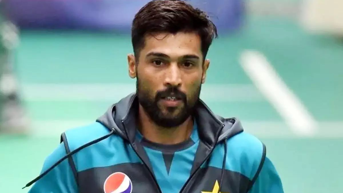 icc odi world cup 2023 former pakistani pacer mohammad amir control himself from abusing watch video