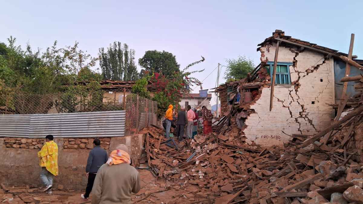 नेपाल में भूकंप से भारी तबाही; 132 की मौत, 1100 से ज्यादा घायल, PM मोदी ने जताया दुख