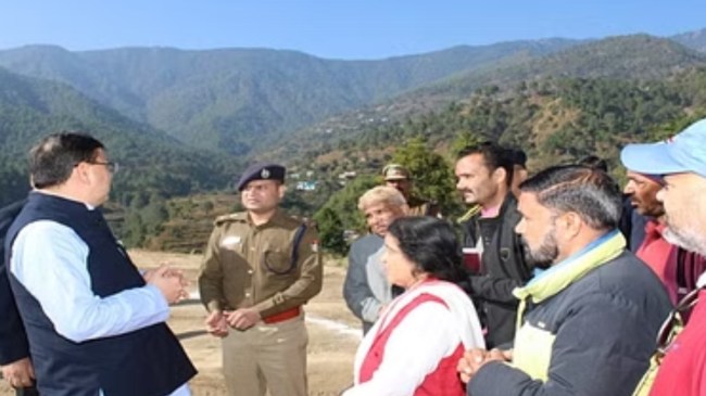 pushkar singh dhami Uttarkashi Tunnel Accident: рдЧреНрд░рд╛рдЙрдВрдб рдЬреАрд░реЛ рдкрд░ рдкрд╣реБрдВрдЪреЗ CM рдзрд╛рдореА, рдмрдЪрд╛рд╡ рдХрд╛рд░реНрдпреЛрдВ рдореЗрдВ рддреЗрдЬреА рд▓рд╛рдиреЗ рдХреЗ рджрд┐рдП рдирд┐рд░реНрджреЗрд╢