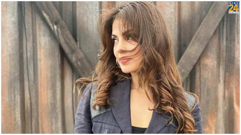 Rhea Chakraborty On Being Called Chudail Vishkanya