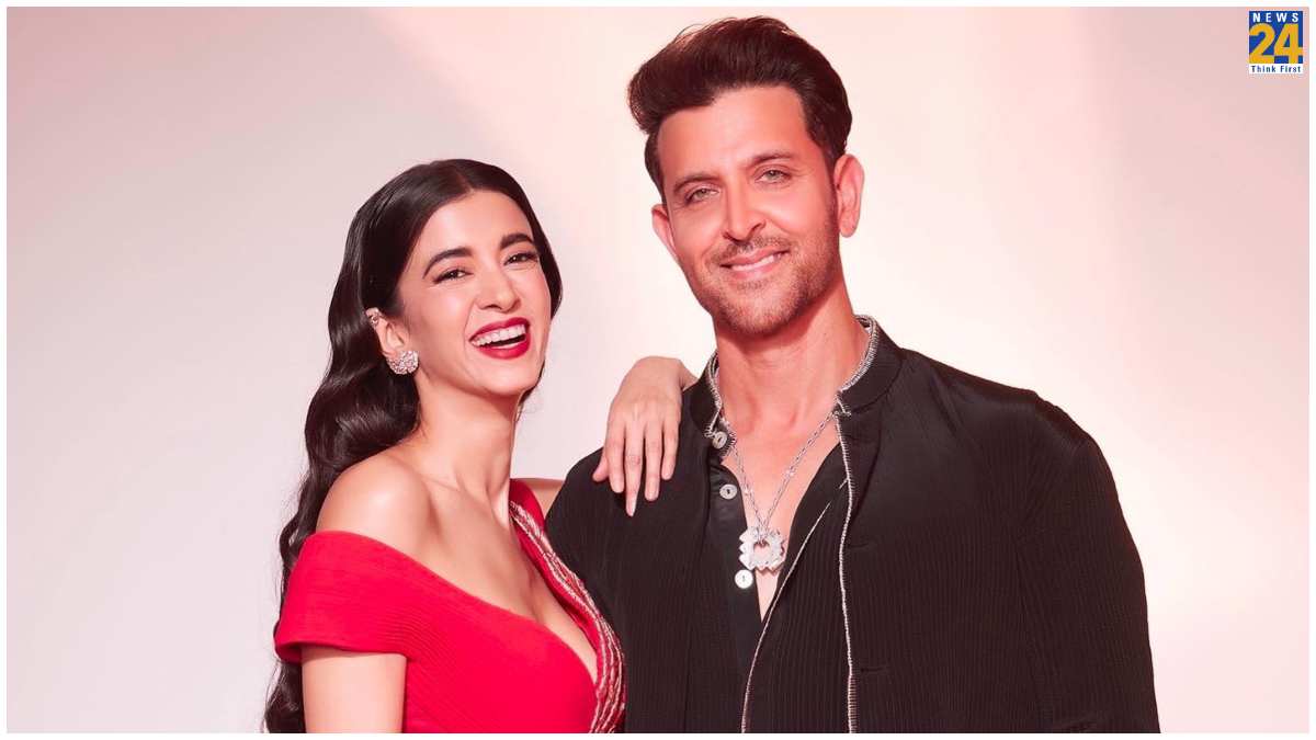 Hrithik Roshan Romantic Post For Saba Azad