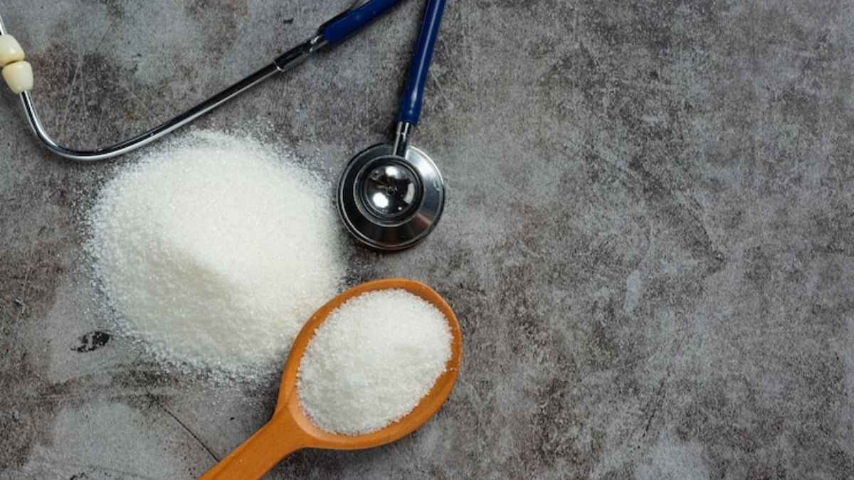 Health Risk: नमक ज्यादा खाते हैं तो अभी छोड़ दें आदत, 2 गंभीर बीमारियों को देगा दस्तक