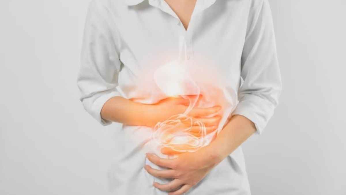 क्या आपके पेट में भी गर्मी बनती है? 4 लक्षण दिखें तो सावधान, पढ़ें डॉक्टर की सलाह