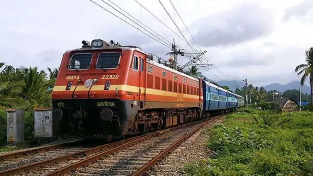 Chhath Special Train: छठ पर बिहार जाने वालों के लिए काम की खबर, नहीं मिल रही टिकट तो पकड़ें ये ट्रेन