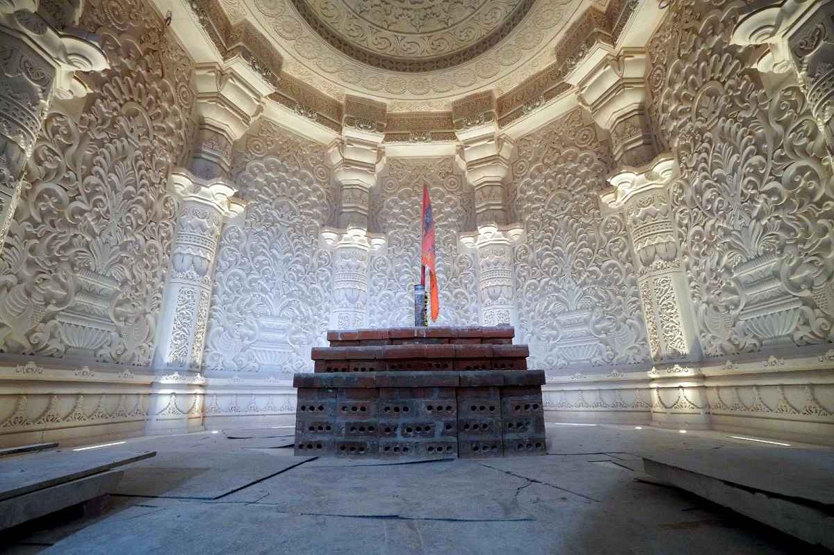 A picture of the sanctum sanctorum of Ram temple