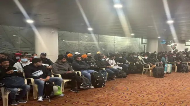 276 Indian Passengers reached Mumbai Airport from France