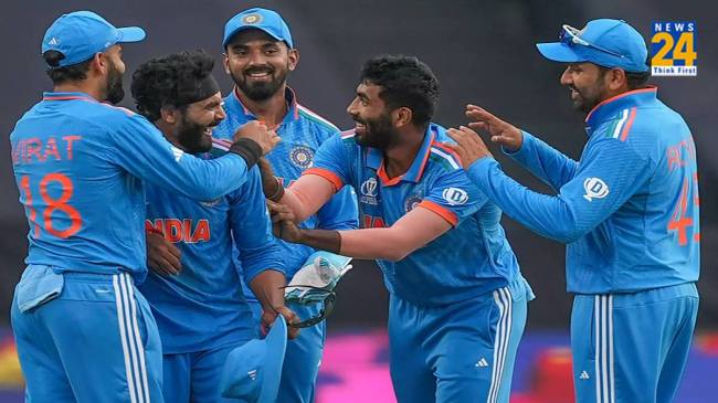 Dinesh Karthik Jasprit Bumrah Virat Kohli Rohit Sharma KL Rahul