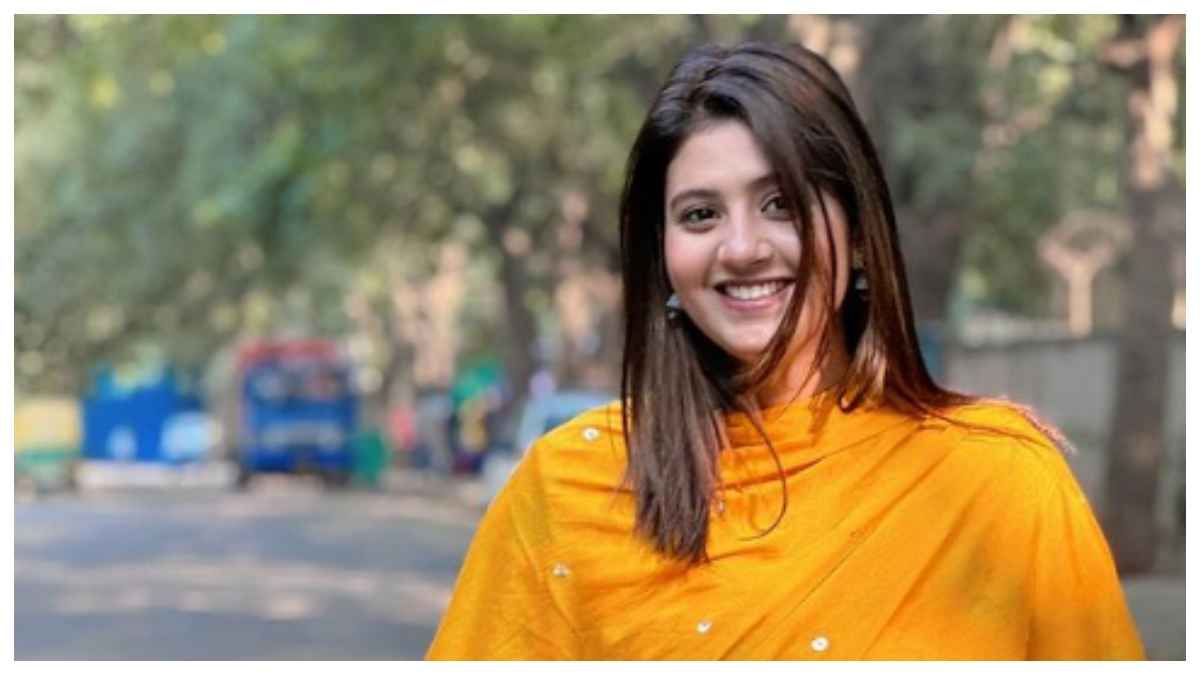 कच्चा बादाम गर्ल ने Sapna Chaudhary के गाने पर जमकर दिए पोज, Anjali Arora की अदाएं देख धड़का फैंस का दिल