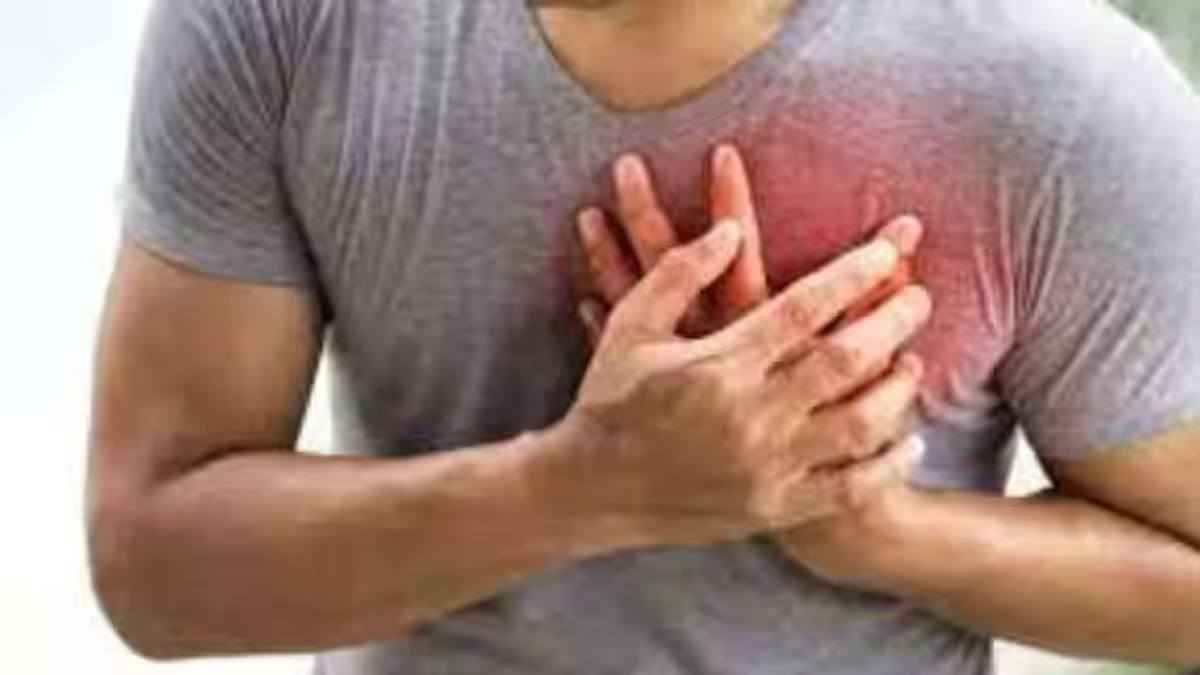 CPR Training Session: केंद्रीय मंत्री डॉ. मनसुख मंडाविया ने भी सीखा, दिल का दौरा पड़ने पर किसी की जान बचाना