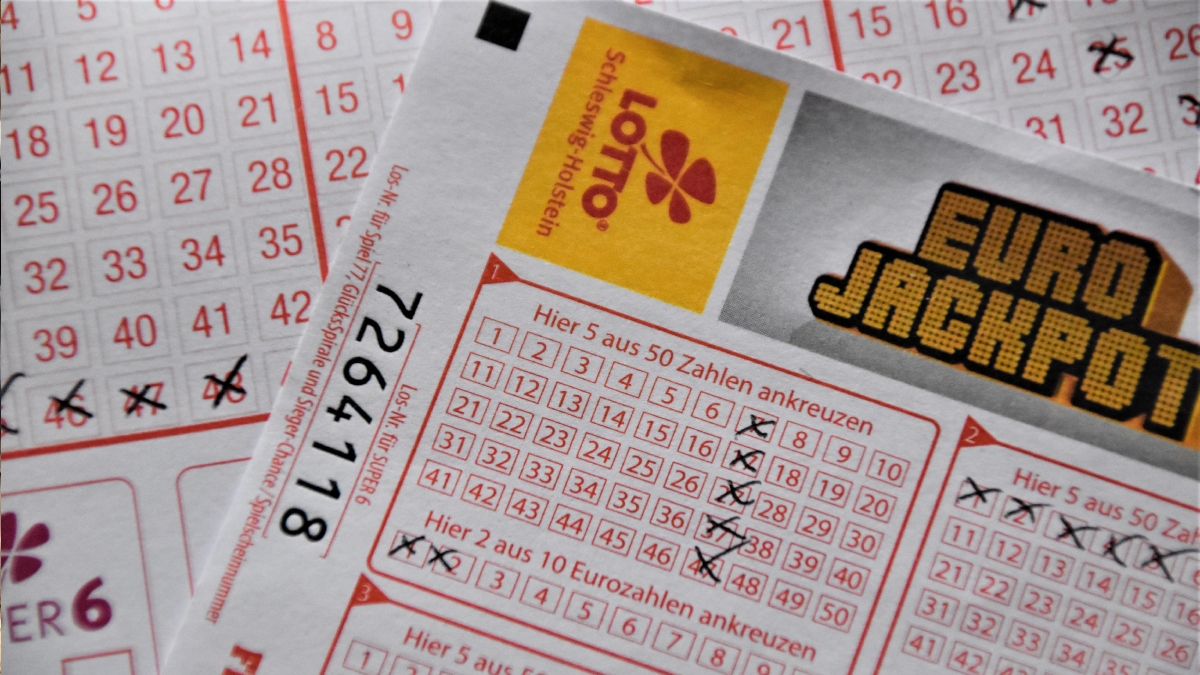 Couple lost lottery winnings worth Rs 1500 crore