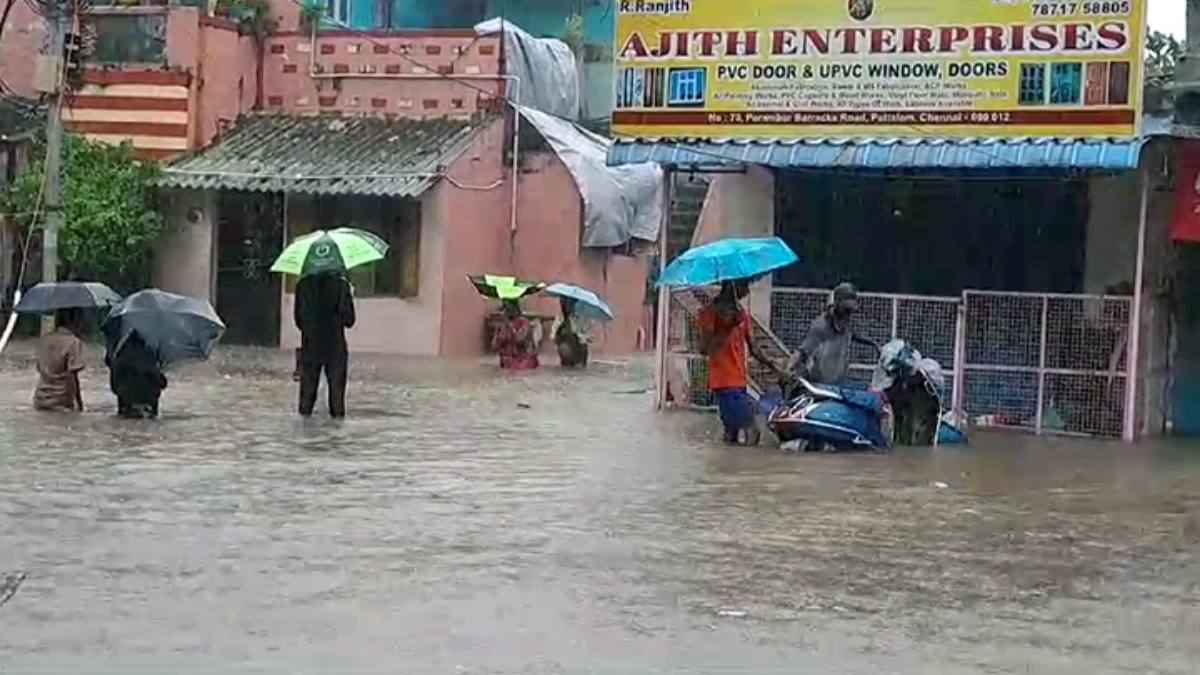 Cyclone Michaung: मिचौंग ने मचाई तबाही, पांच लोगों की मौत, एयरफील्ड बंद