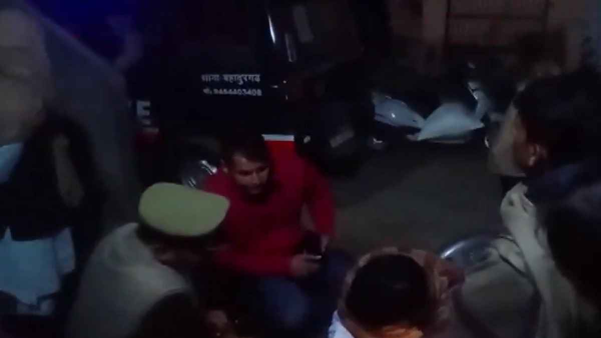 UP Fire : हापुड़ के एक गांव में लगी भीषण आग में जिंदा जल गईं 2 नाबालिग बहनें