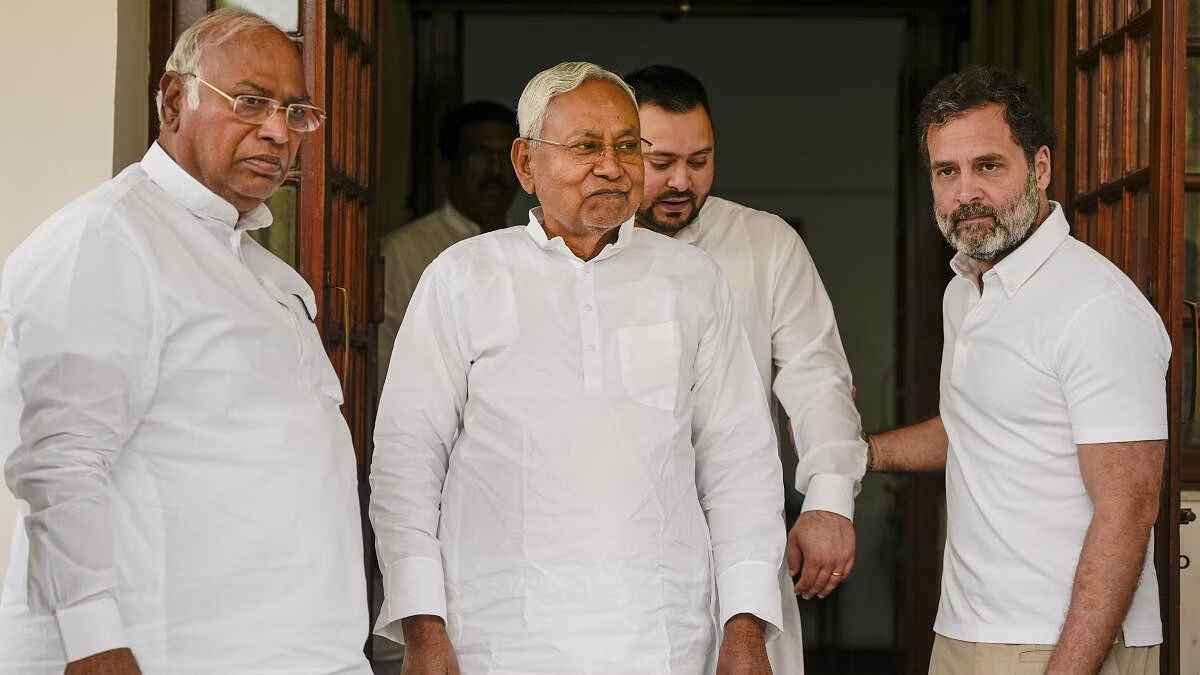मल्लिकार्जुन खड़गे को पीएम फेस बनाने का प्रस्ताव नीतीश को नहीं आया रास! पढ़ें यह सियासी विश्लेषण