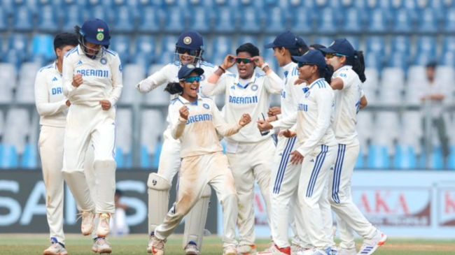 India Women vs Australia Women Test Australia allout 219 runs Pooja Vastrakar 4 wicket India Women vs Australia Women Test Australia allout 219 runs Pooja Vastrakar 4 wicket