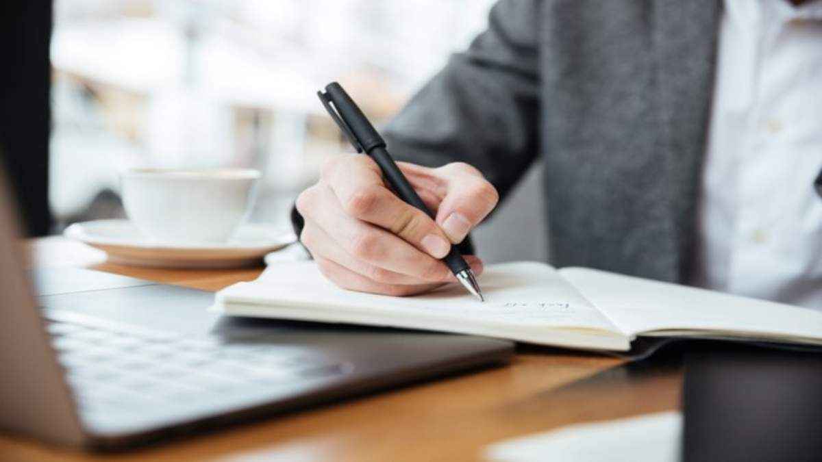 Job for 10th Pass: इंडियन ऑयल कॉर्पोरेशन में 10वीं पास के लिए वैकेंसी, फ्री में करें अप्लाई