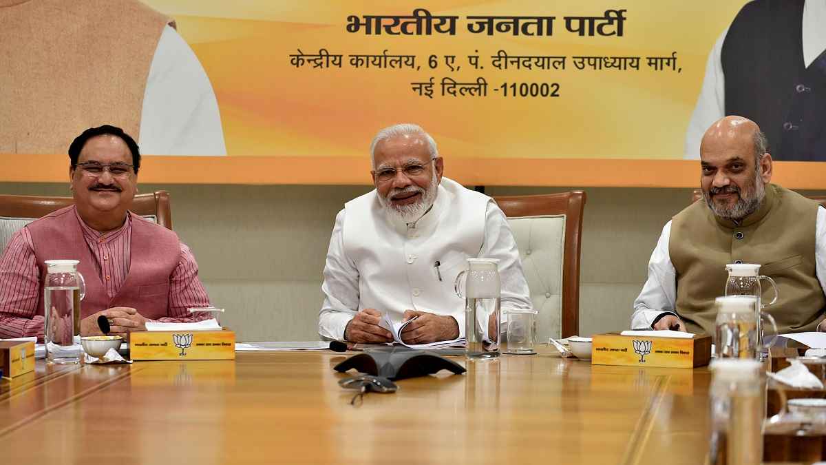 प्रधानमंत्री मोदी के नेतृत्व में 'नई भाजपा' किस तरह चुनती है मुख्यमंत्री, जानते हैं केवल तीन लोग