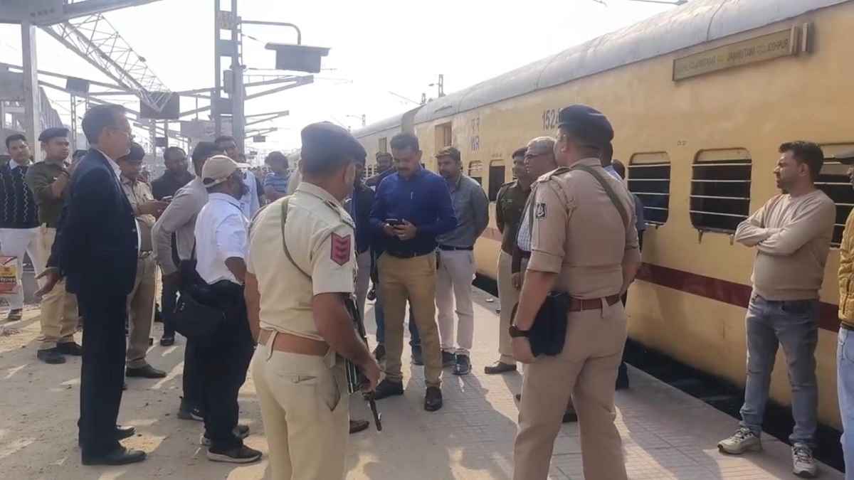 आत्महत्या नहीं कर पाया तो युवक को चढ़ी सनक, फैला दी ट्रेन में बम होने की खबर