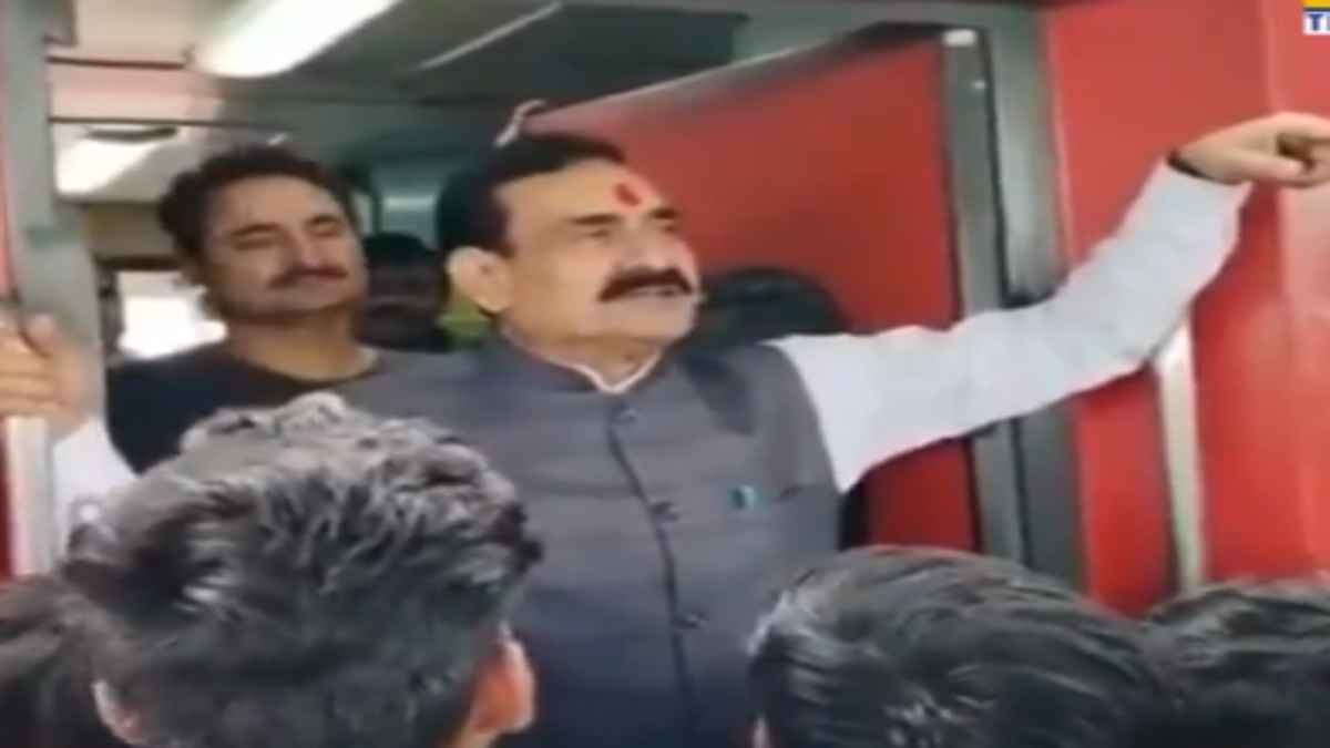 'तेरी जीत से ज्यादा चर्चे तो मेरी हार के हैं...' प्लेटफाॅर्म पर नरोत्तम मिश्रा ने कार्यकर्ताओं को कुछ यूं किया संबोधित