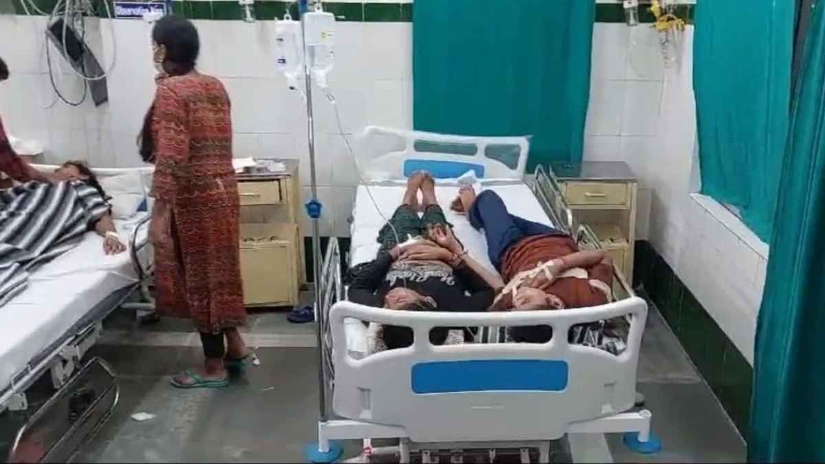 महाराष्ट्र में 100 से ज्यादा लड़कियां हुईं फूड पॉइजिनिंग का शिकार, स्कूल में लंच करने के बाद बिगड़ी हालत