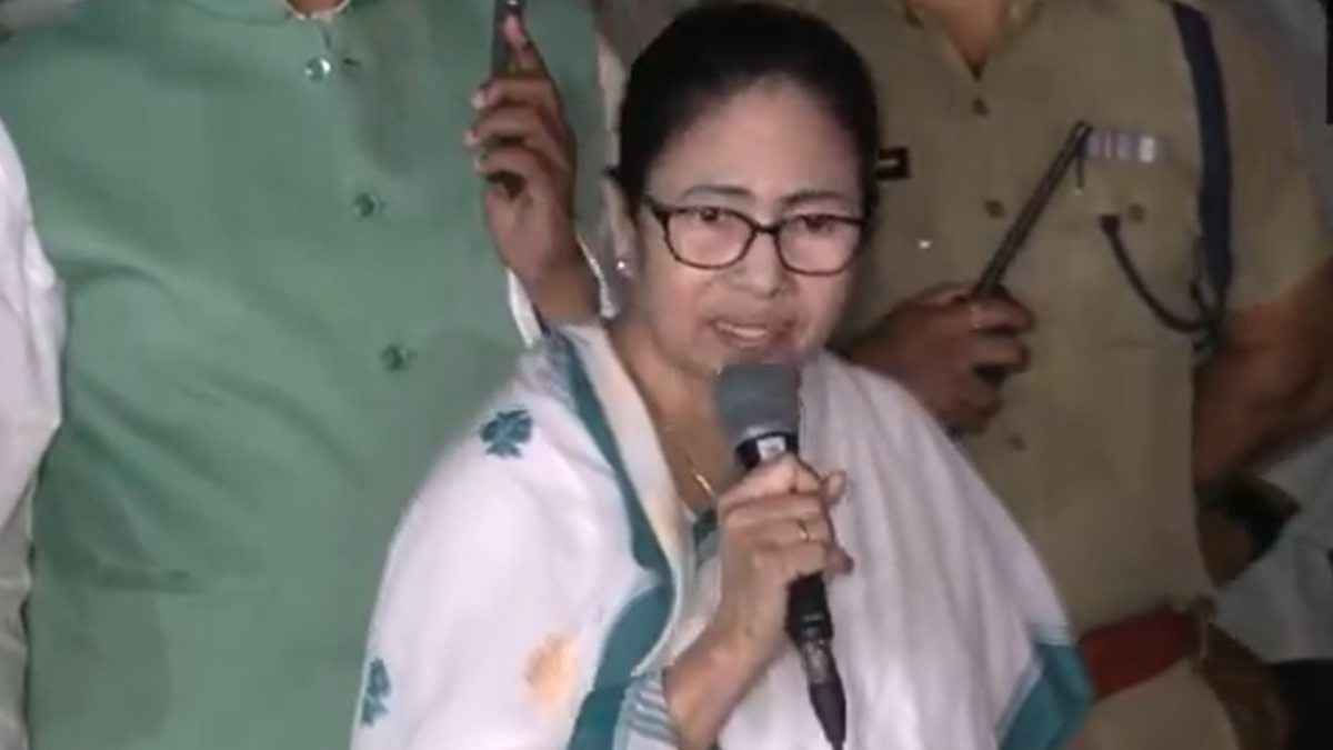 I.N.D.I.A गठबंधन की बैठक से Mamata Banerjee का किनारा, बोलीं- मुझे नहीं आया फोन