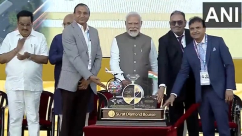 PM Narendra Modi Surat Speech Update