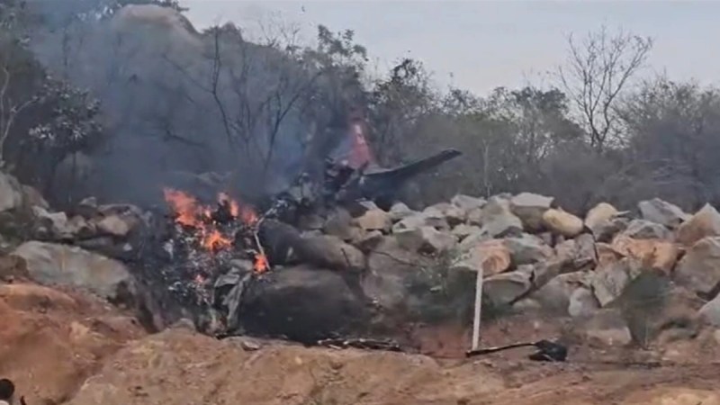Indian Air Force Plane Crash: तेलंगाना में एयरफोर्स का प्लेन क्रैश, सेना के दो पायलट की मौत