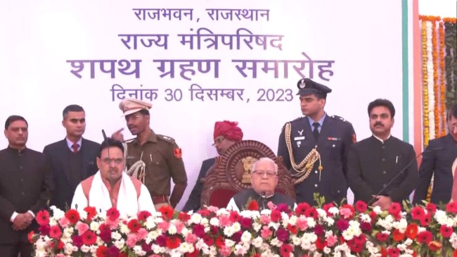 राजस्थान में पहला मंत्रिमंडल हुआ विस्तार, किरोड़ी लाल से लेकर राज्यवर्धन राठौर तक इन नेता ने बनाई कैबिनेट में जगह