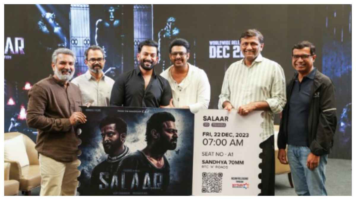 Salaar को देखने के लिए बेहद एक्साइटेड हैं SS Rajamauli, डायरेक्टर ने खरीदा Prabhas की फिल्म का पहला टिकट