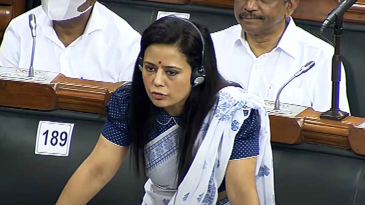 Cash For Query Case: लोकसभा में पेश हुई एथिक्स कमेटी की रिपोर्ट, महुआ मोइत्रा की सदस्यता रद्द करने की सिफारिश
