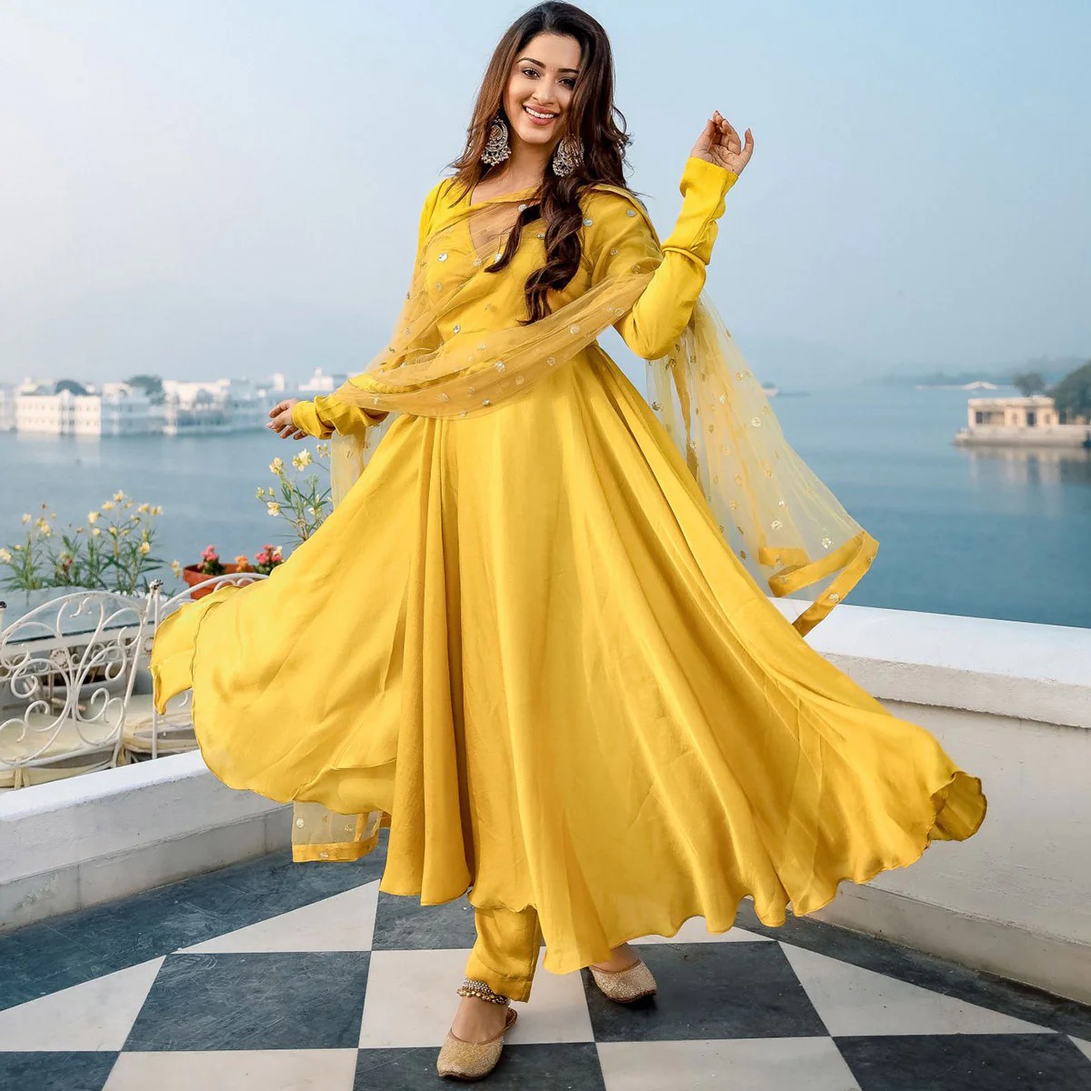 Urfi javed Designer: Shweta Gurmeet kaur is Dress Designer of Yeh rishta  Kya kehlata hai fame actress, see her bold photos - फैशन में उर्फी जावेद से  भी आगे हैं उनकी डिजाइनर,