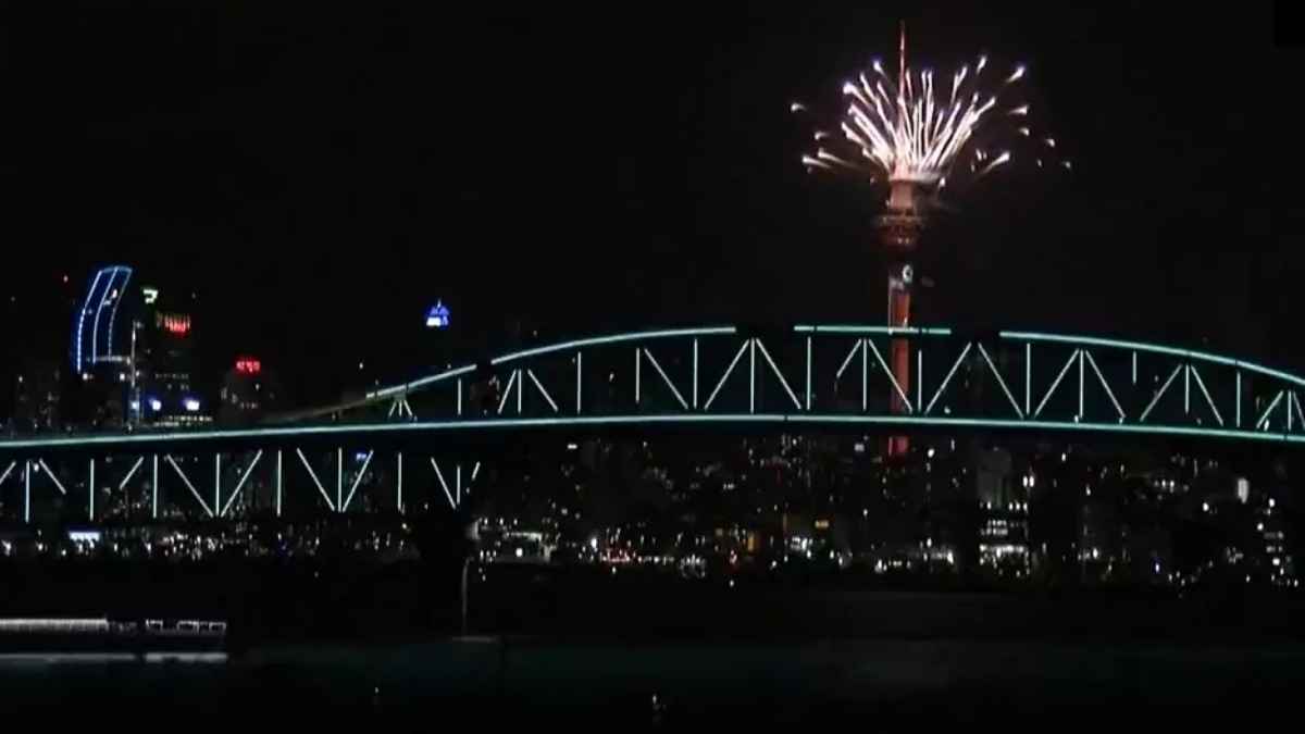New Year 2024: न्यूजीलैंड में नए साल का स्वागत, Sky Tower का अद्भुत नजारा आया सामने