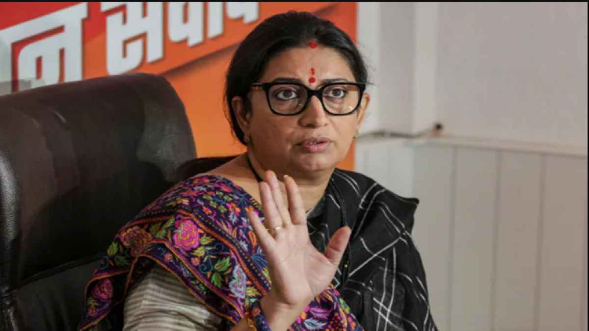 किस समलैंगिक पुरुष को होते हैं पीरियड्स? एक बार फिर मासिक धर्म और पेड लीव पर बेबाक बोलीं Smriti Irani