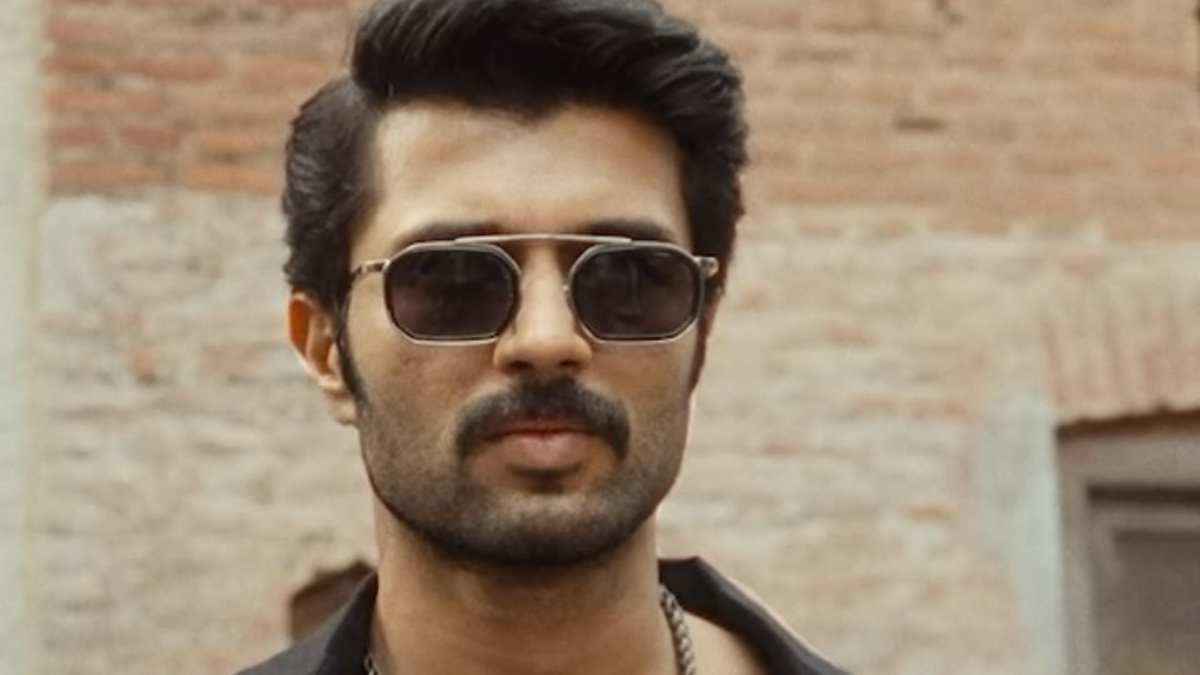 Vijay Deverakonda ने गलत जानकारी फैलाने वालों के खिलाफ लिया एक्शन, हैदराबाद पुलिस ने दर्ज की FIR