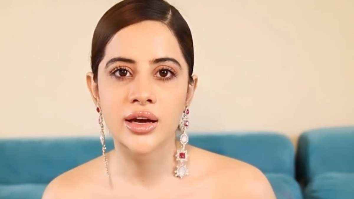 इंस्टाग्राम से हुई Urfi Javed की एग्जिट! क्या कम कपड़े बने एक्ट्रेस का अकाउंट सस्पेंड होने की वजह?