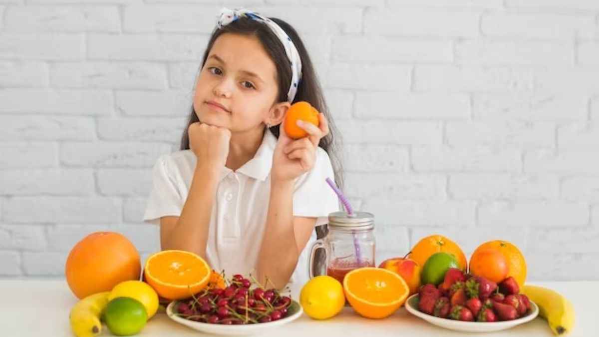बढ़ते बच्चों के लिए जरूरी हैं 5 Vitamins, कमी होने पर दिखते हैं 4 संकेत