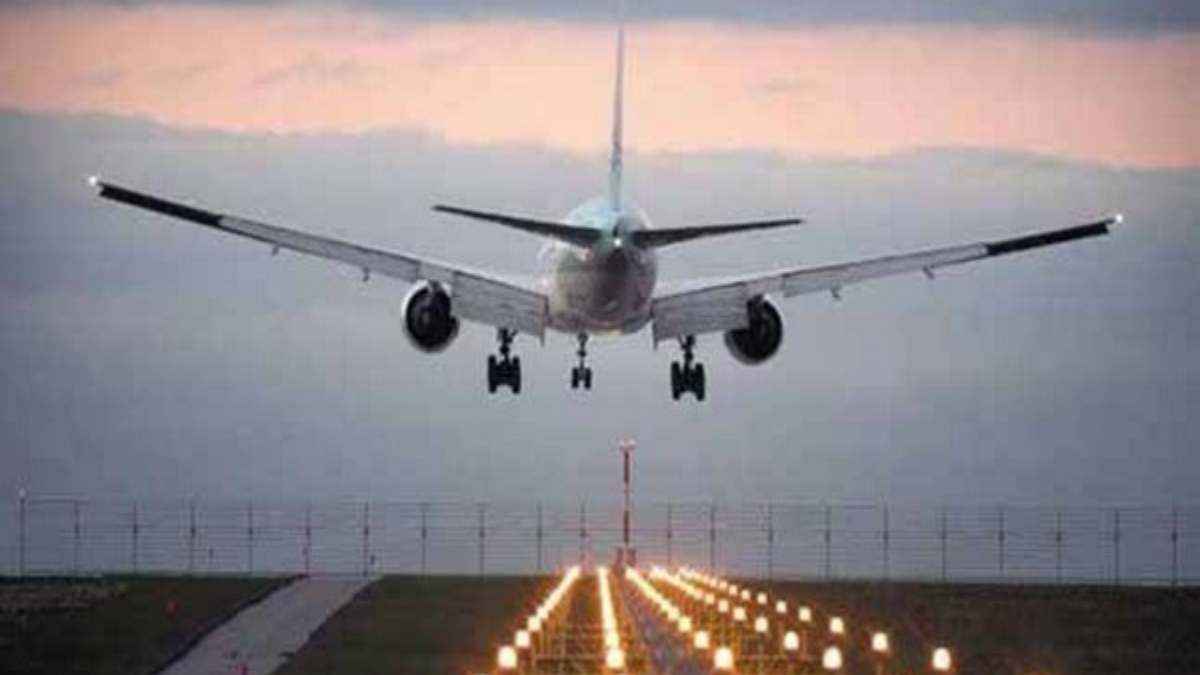Cargo plane emergency landing