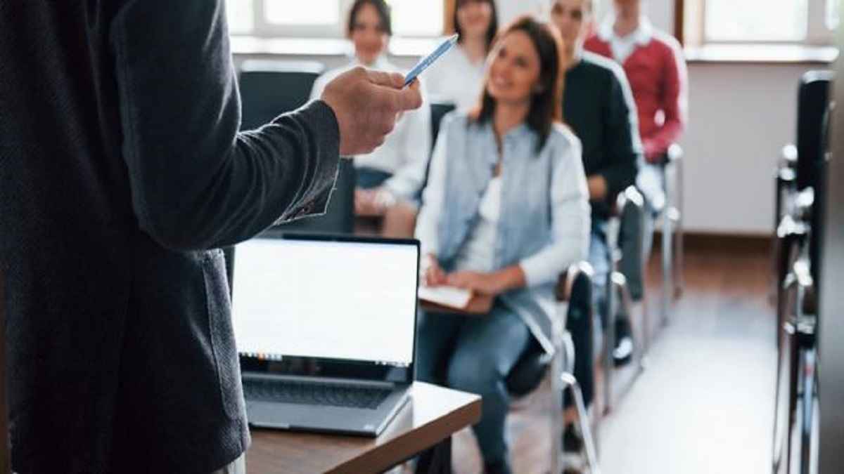 Coaching Centers के लिए सरकार को क्यों जारी करनी पड़ी गाइडलाइन? 10 पॉइंट्स में जानें नए नियम