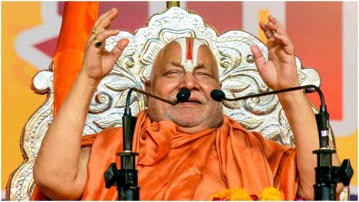 जगद्गुरु रामभद्राचार्य की तबीयत अचानक बिगड़ी, आगरा से देहरादून किया गया रेफर; CM योगी ने फोन पर जाना हाल