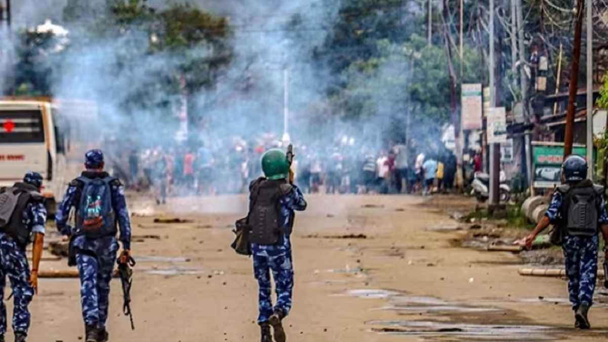 मणिपुर में फिर भड़की हिंसा, उग्रवादियों से मुठभेड़ में एक कमांडो की मौत