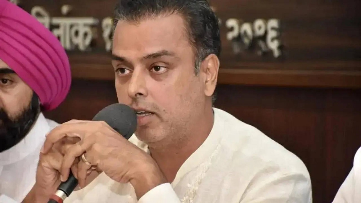 Milind Deora resigns from congress