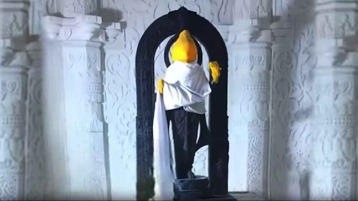 Ayodhya Ram Mandir: खास घी से हुआ रामलला का स्नान, हैरान रह जाएंगे खासियतें जानकर